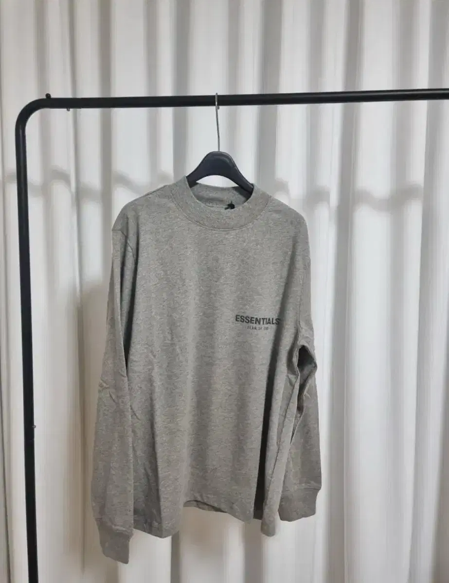 새상품 피오갓 에센셜  xxs  Long Sleeve T-Shirt